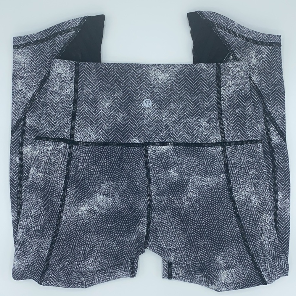 Lululemon Essential Rhythm Crop Legging Diffusion - Picture 6 of 11